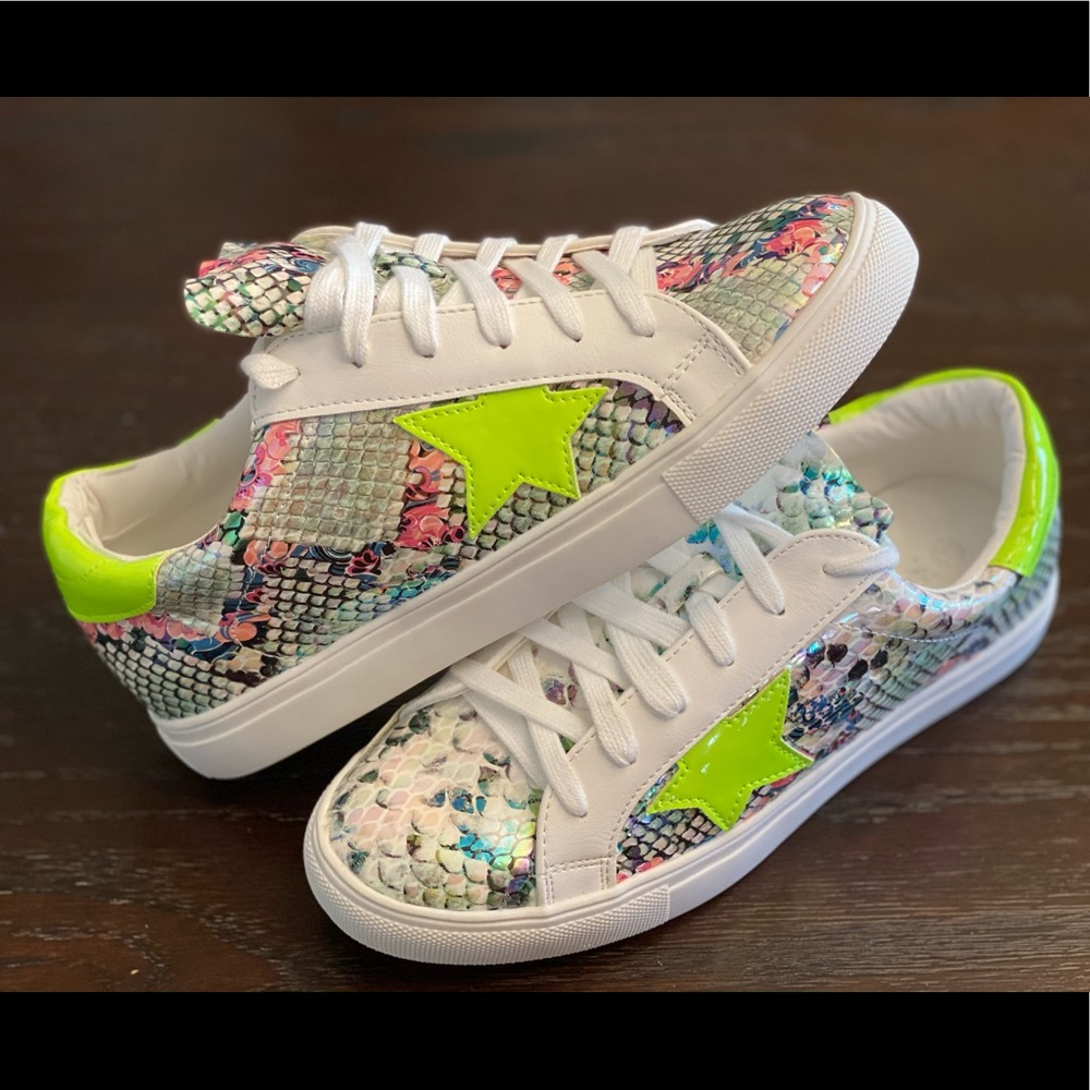 Multicolored fashion sneakers